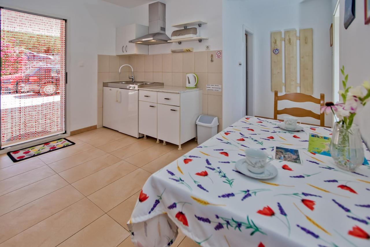 Apartments Hruban Hvar Town Exterior photo