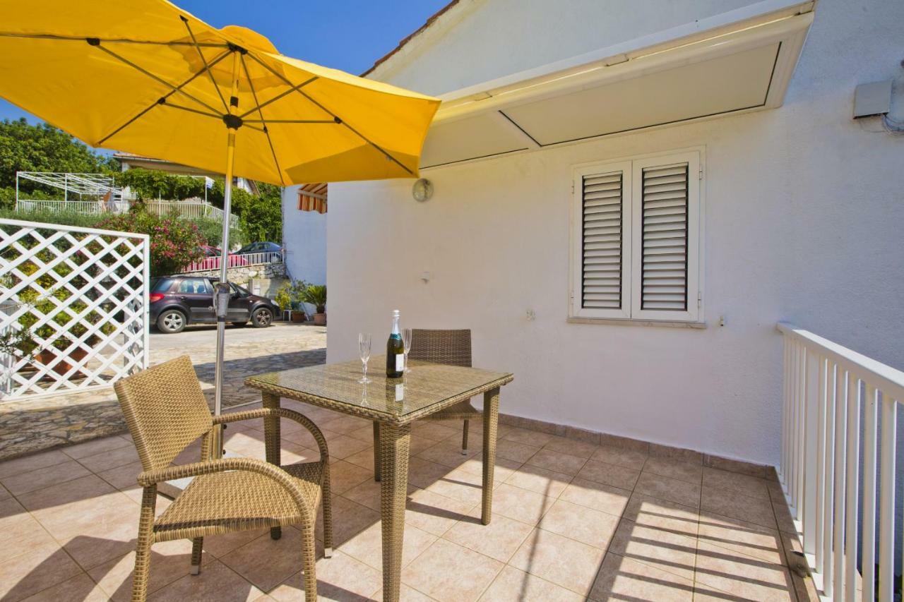 Apartments Hruban Hvar Town Exterior photo