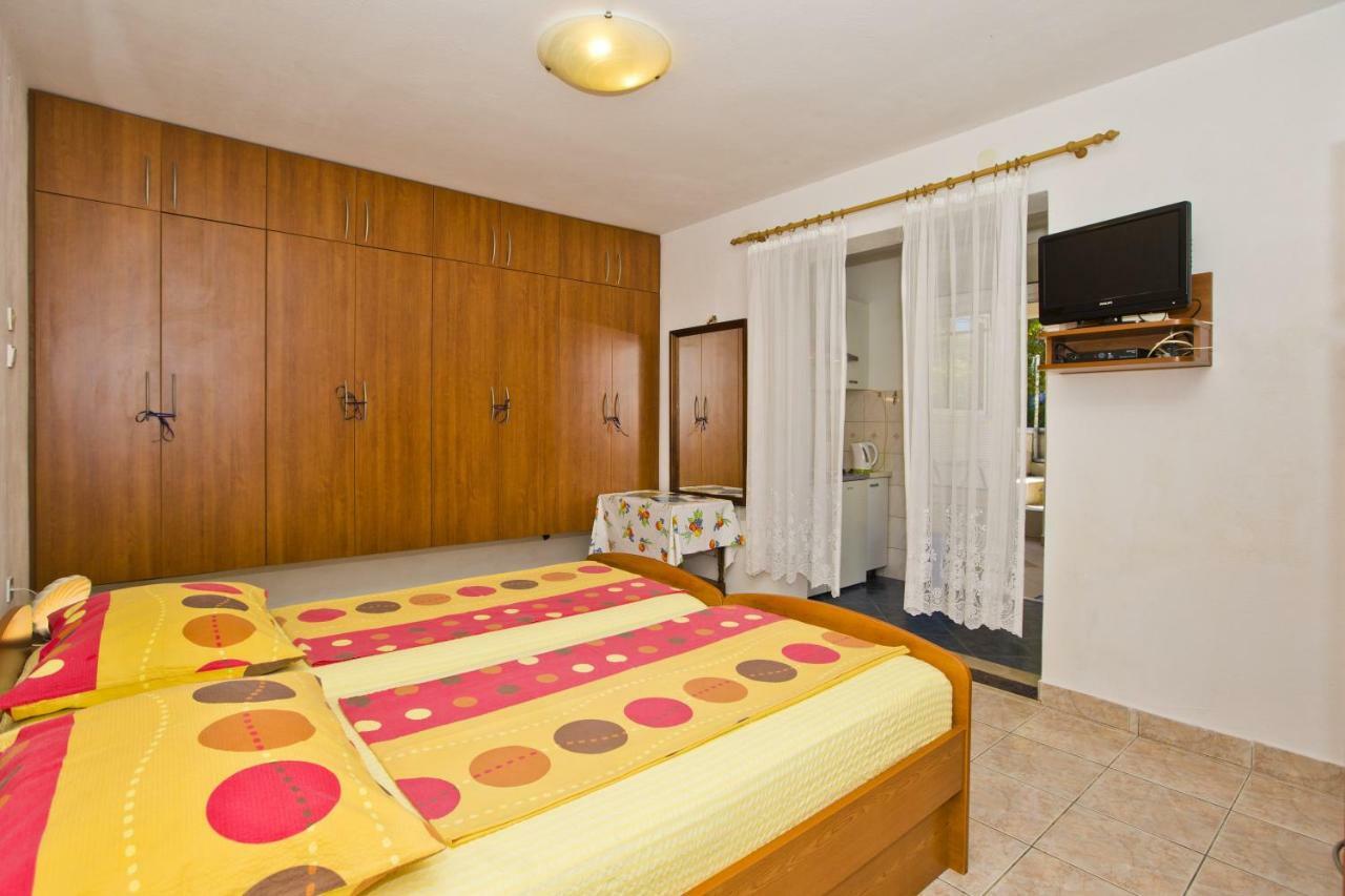Apartments Hruban Hvar Town Exterior photo
